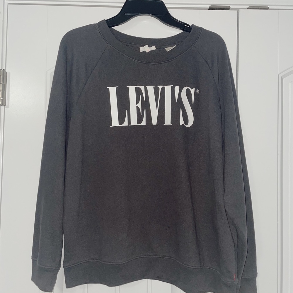 levi’s crewneck